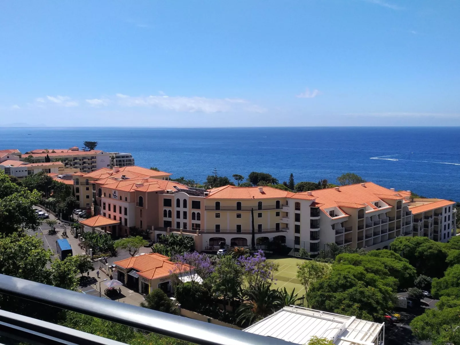Wohnung mit Balkon und Aussicht in São Martinho - Outside