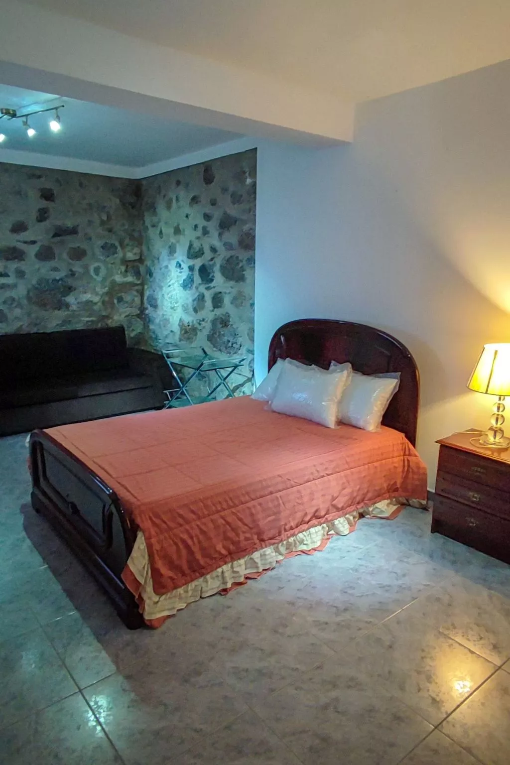 Die lustige und entspannende Wohnung mit Terrasse und Aussicht-Dedans