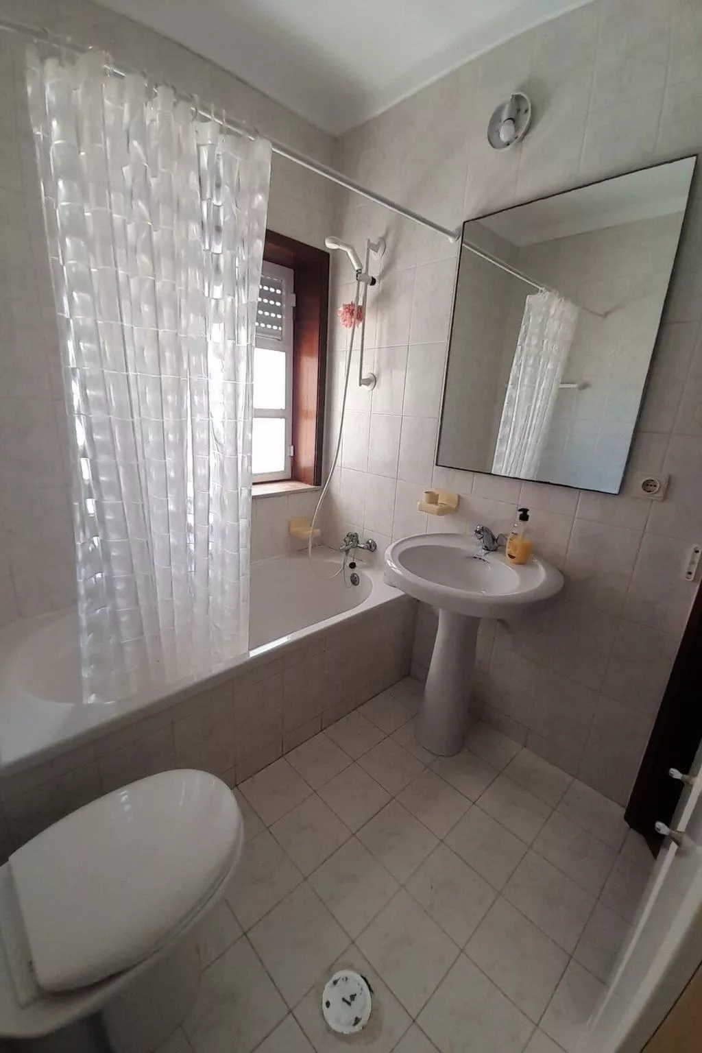 Zärtliche Momente in dieser gemütlichen Wohnung-Drinnen