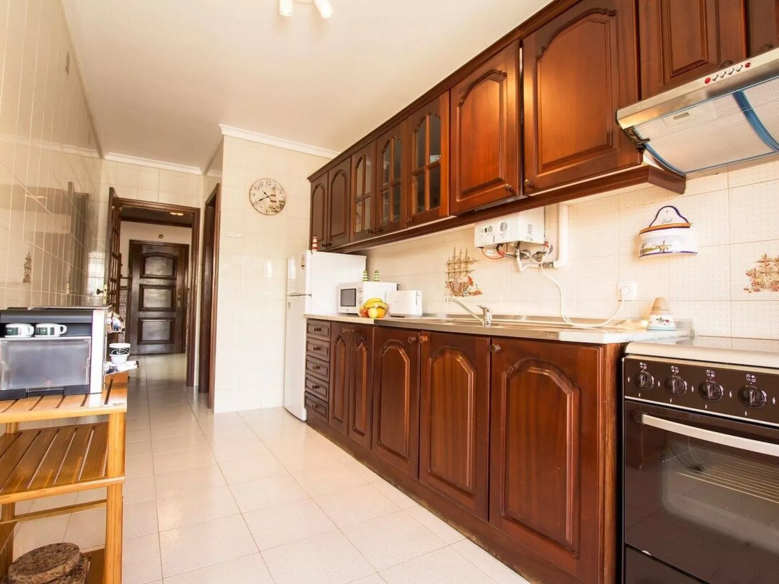 Haus der Scheinwerfer mit freier Garage-Image-tags.info