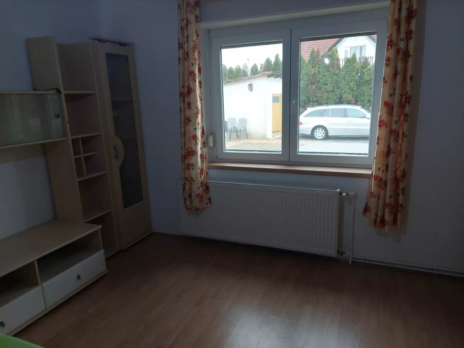 Schönes Ferienhaus mit sehr großem Pool-Dedans