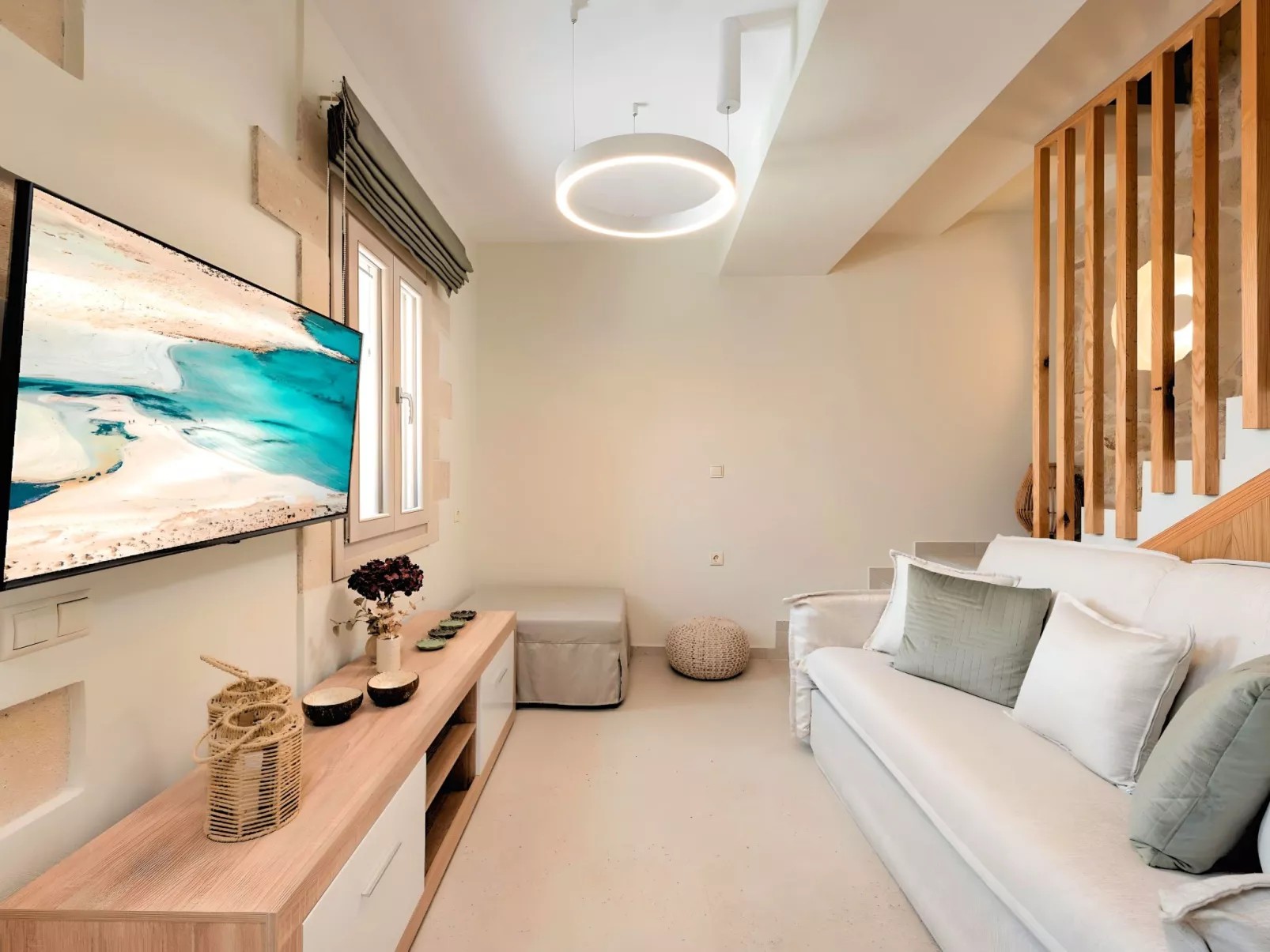 Hidden Gem Pool und Jacuzzi-Inside