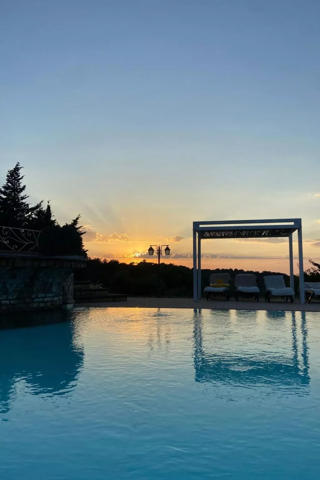 Für 10 Personen und 4 Kinder in Chianni, Toskana (Provinz Pisa)-Outside