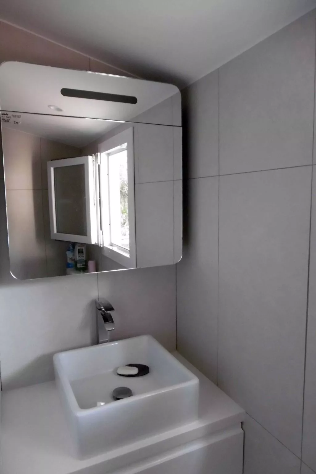 Mascotte Gartenhaus-Drinnen