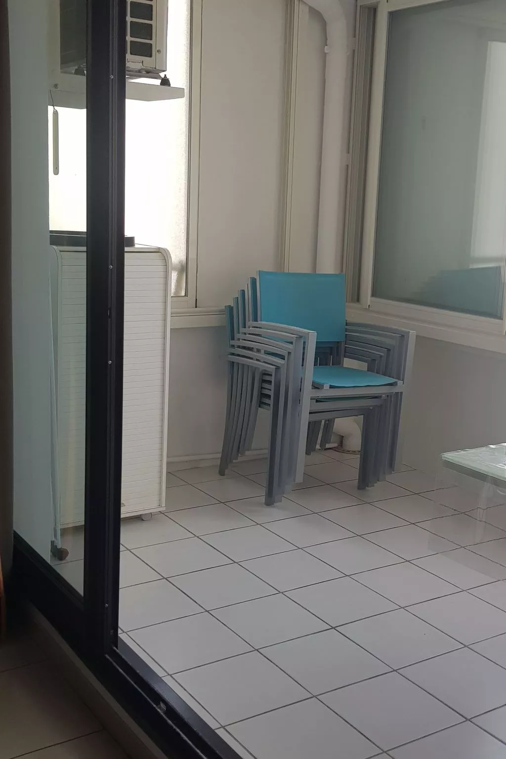 Moderne Ferienwohnung mit Meerblick-Drinnen