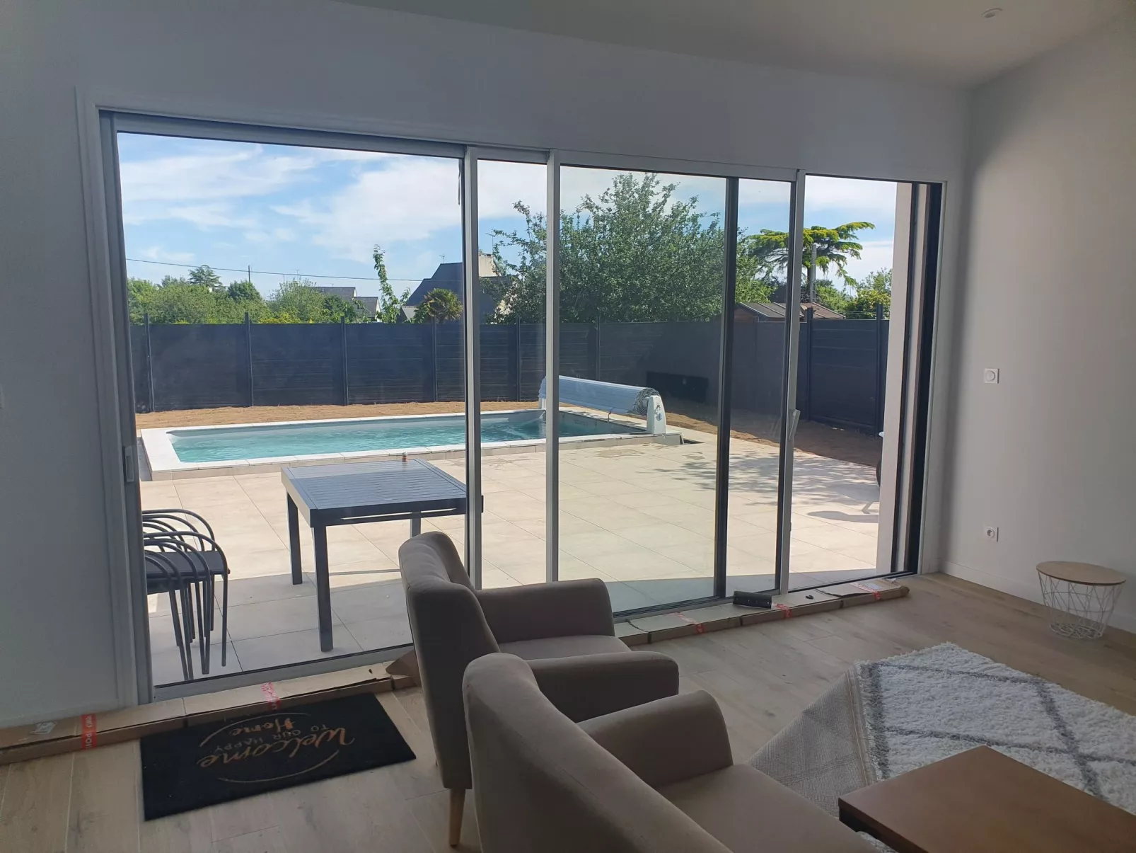 Neues Haus in Meeresnähe mit beheiztem Pool-Image-tags.info