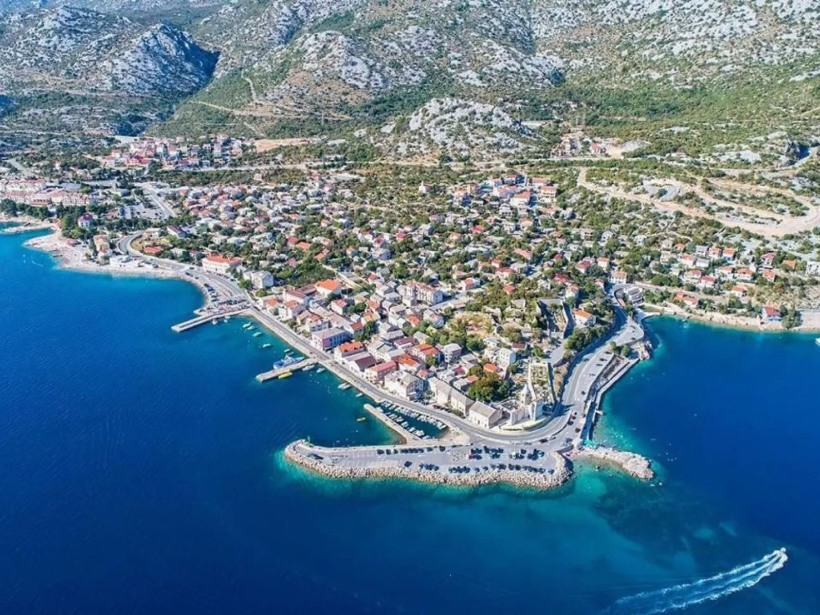 Apartam 4 Karlobag-Draußen