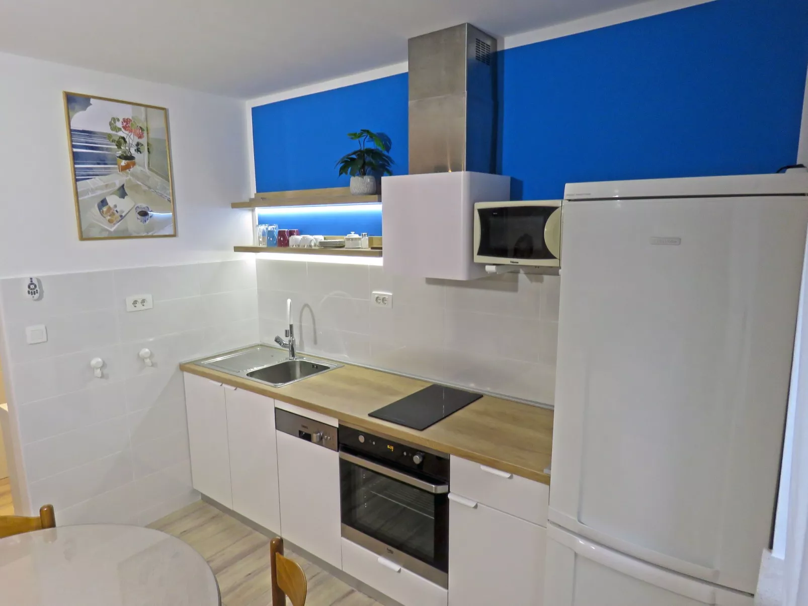 Sonniger Rückzugsort mit Privatparkplatz-Dedans