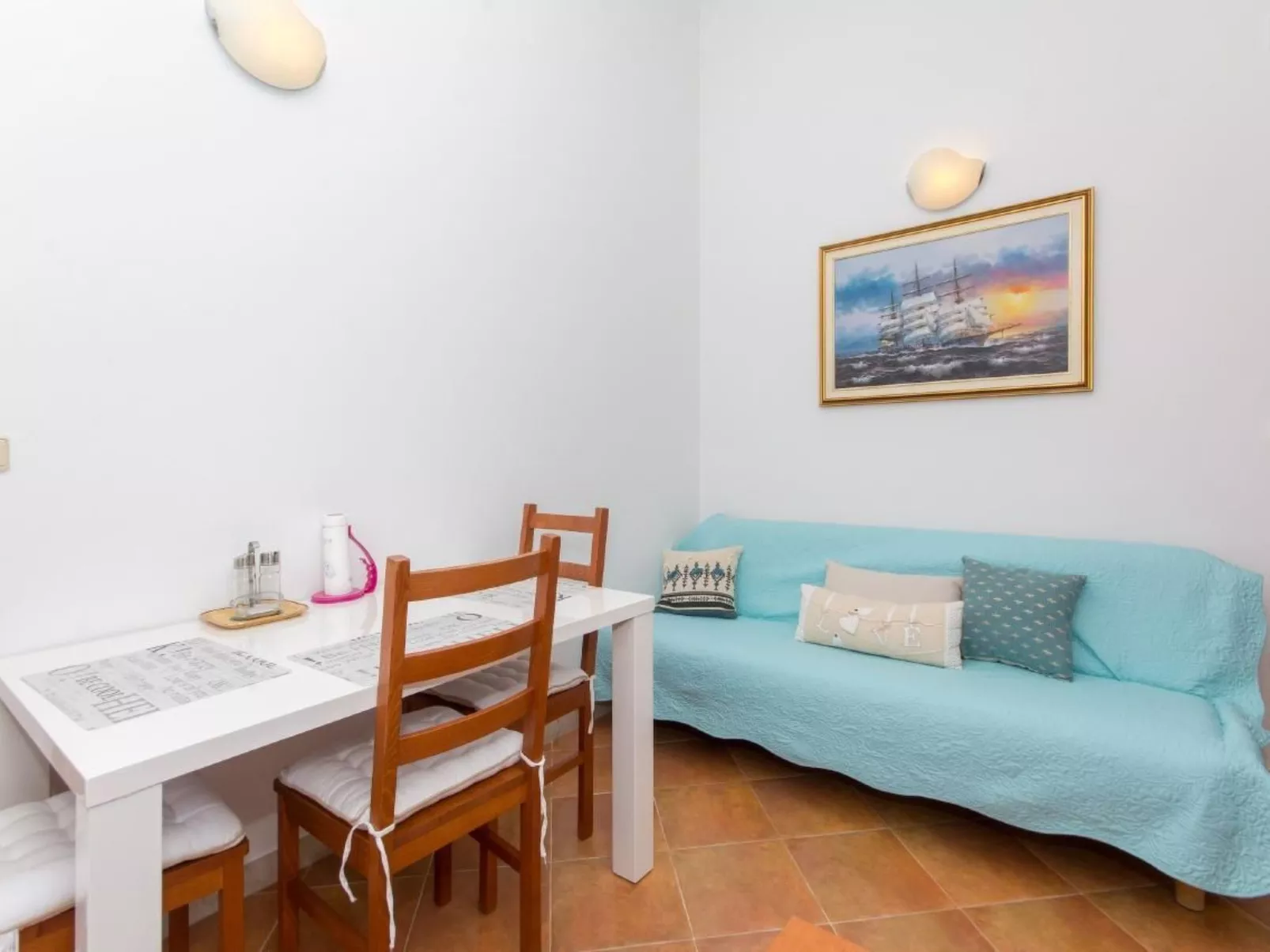 Modernes Apartment mit Meerblick-Drinnen