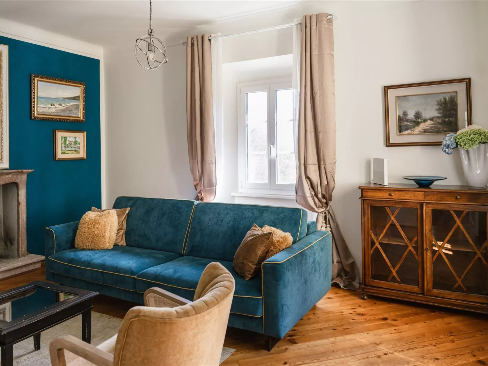 "Palazzo Branca" mit Blick auf den See.-Inside