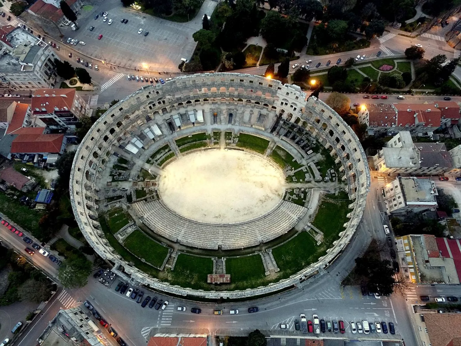 Höhlenmensch 2-Dehors