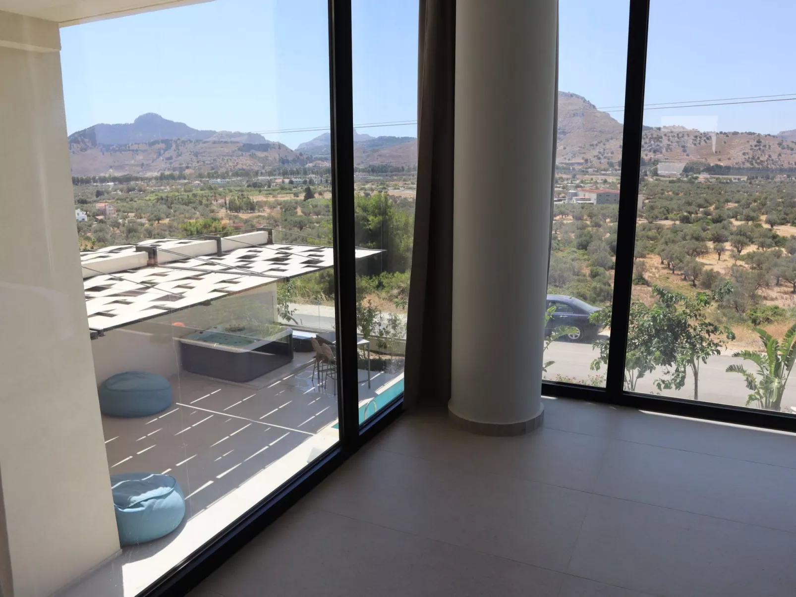 Trapezia Luxury Living -Zitrin-Dehors