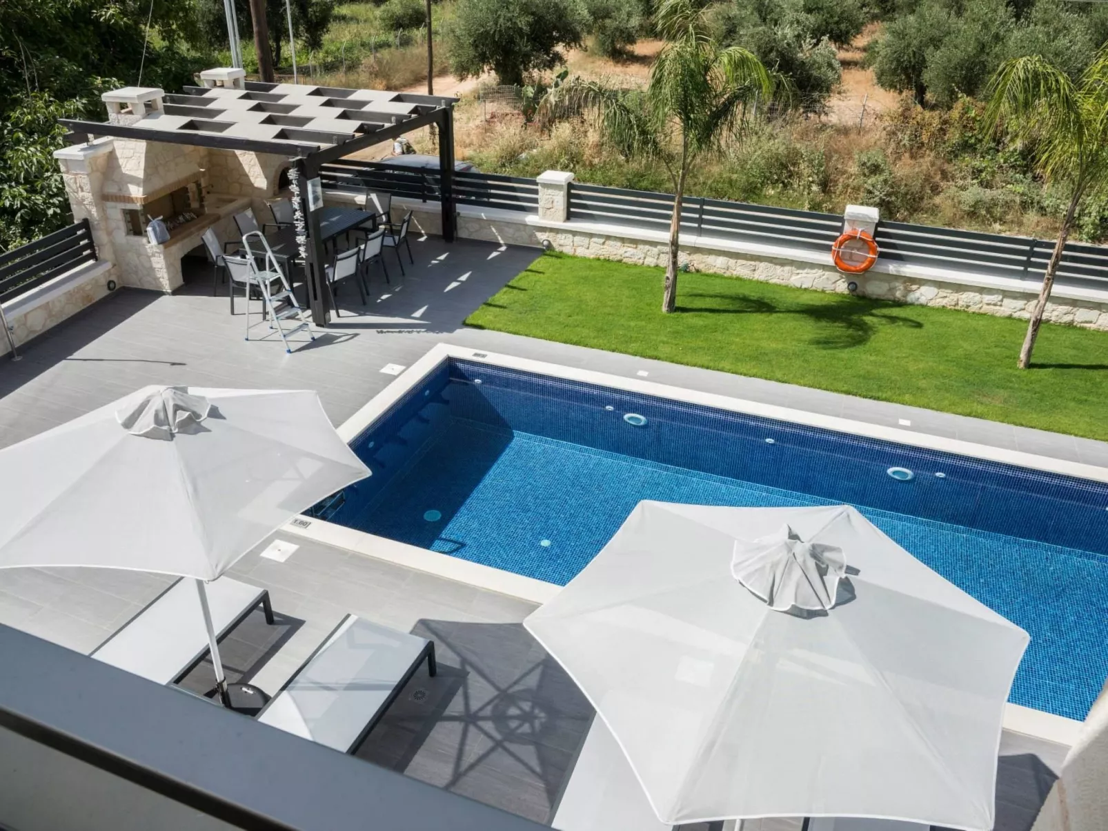 Villa am Strand mit Pool, Sauna und Barbecue-Image-tags.info