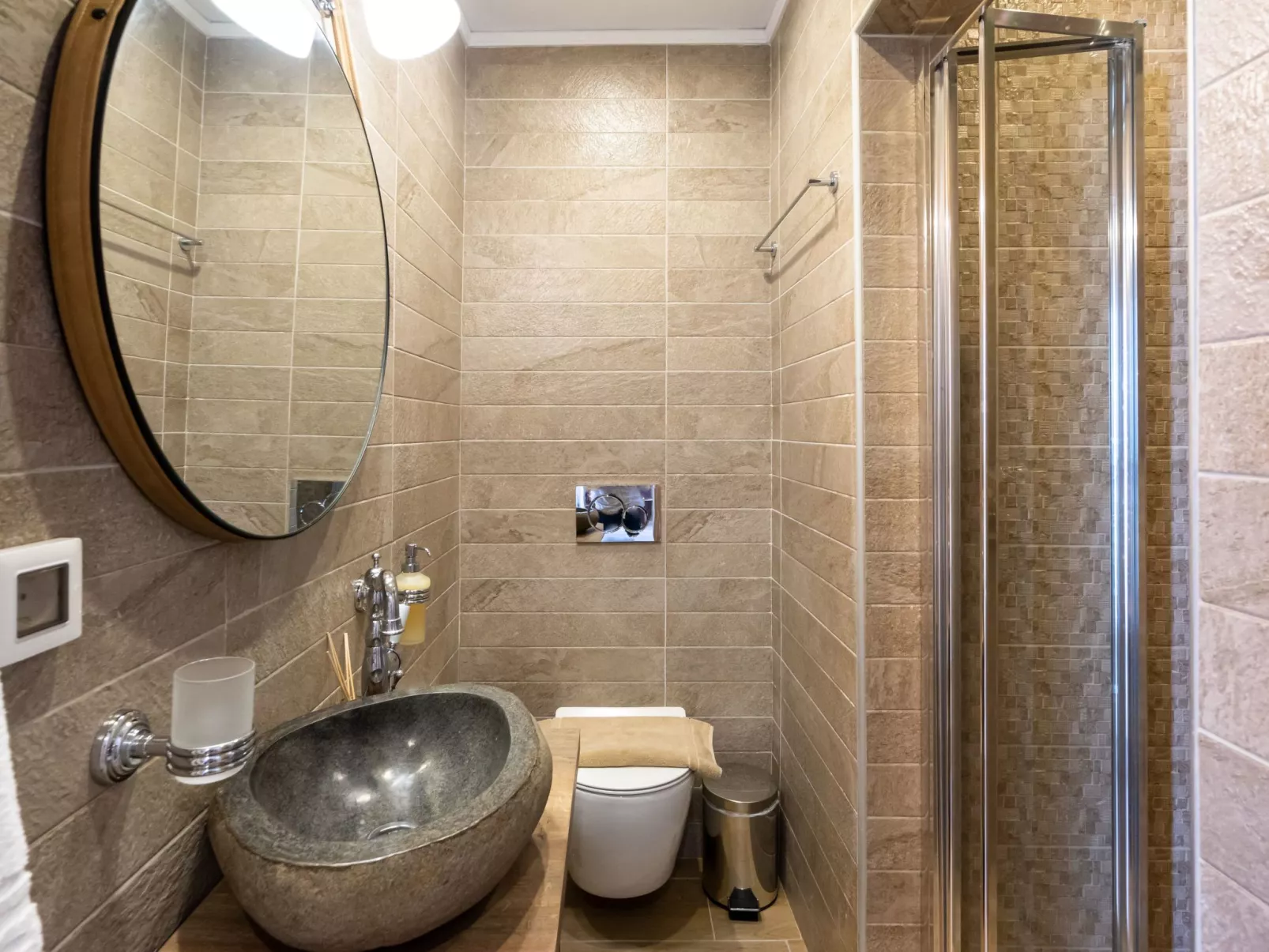 Mittelalterliche Gedichte-Dedans