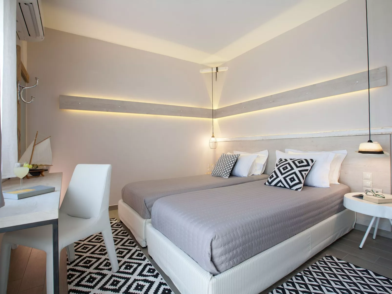 Für 6 Personen und 1 Kind in Perigiali-Dedans