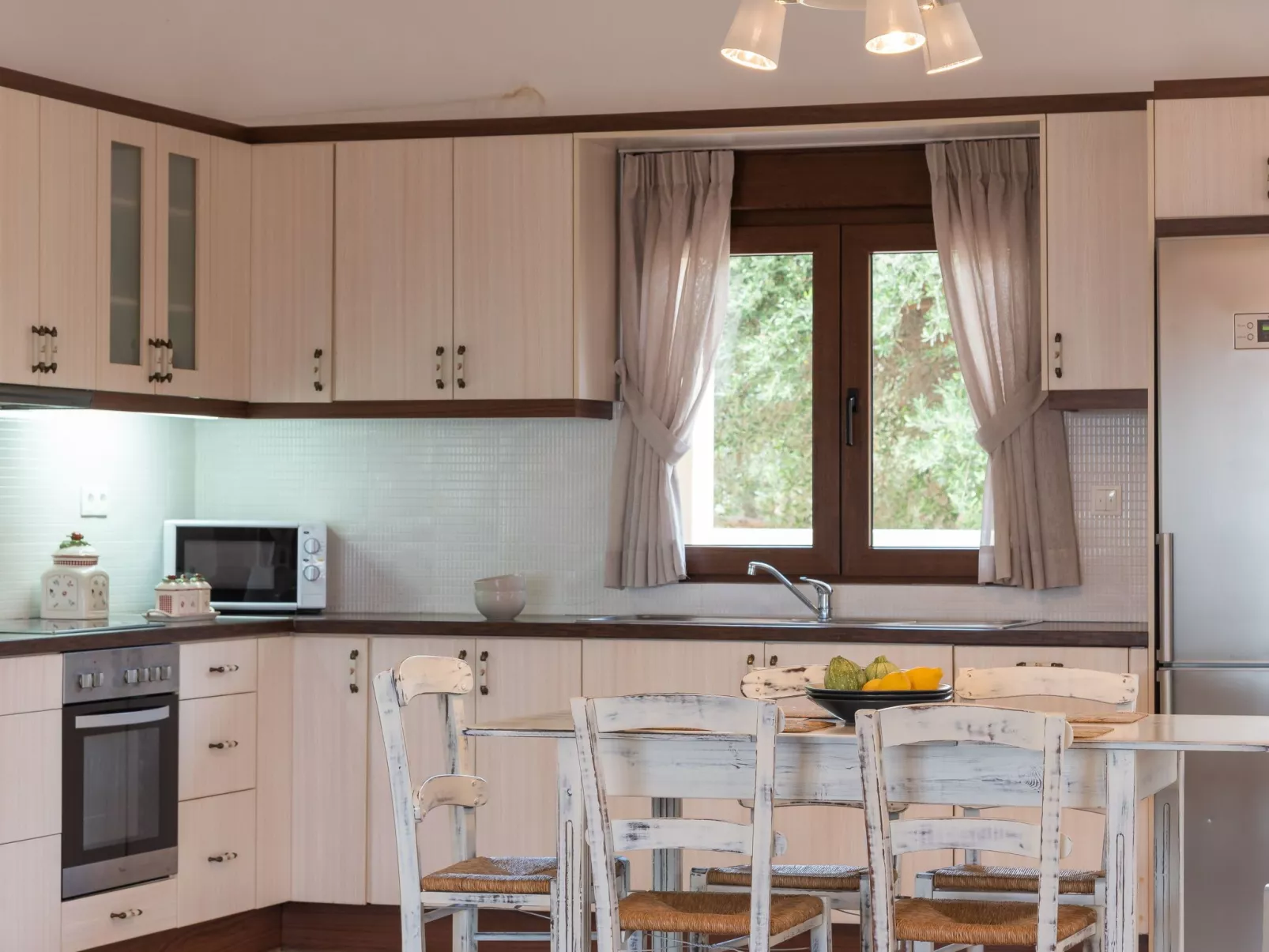 Ferienvilla "Rousa" mit Bergblick-Inside