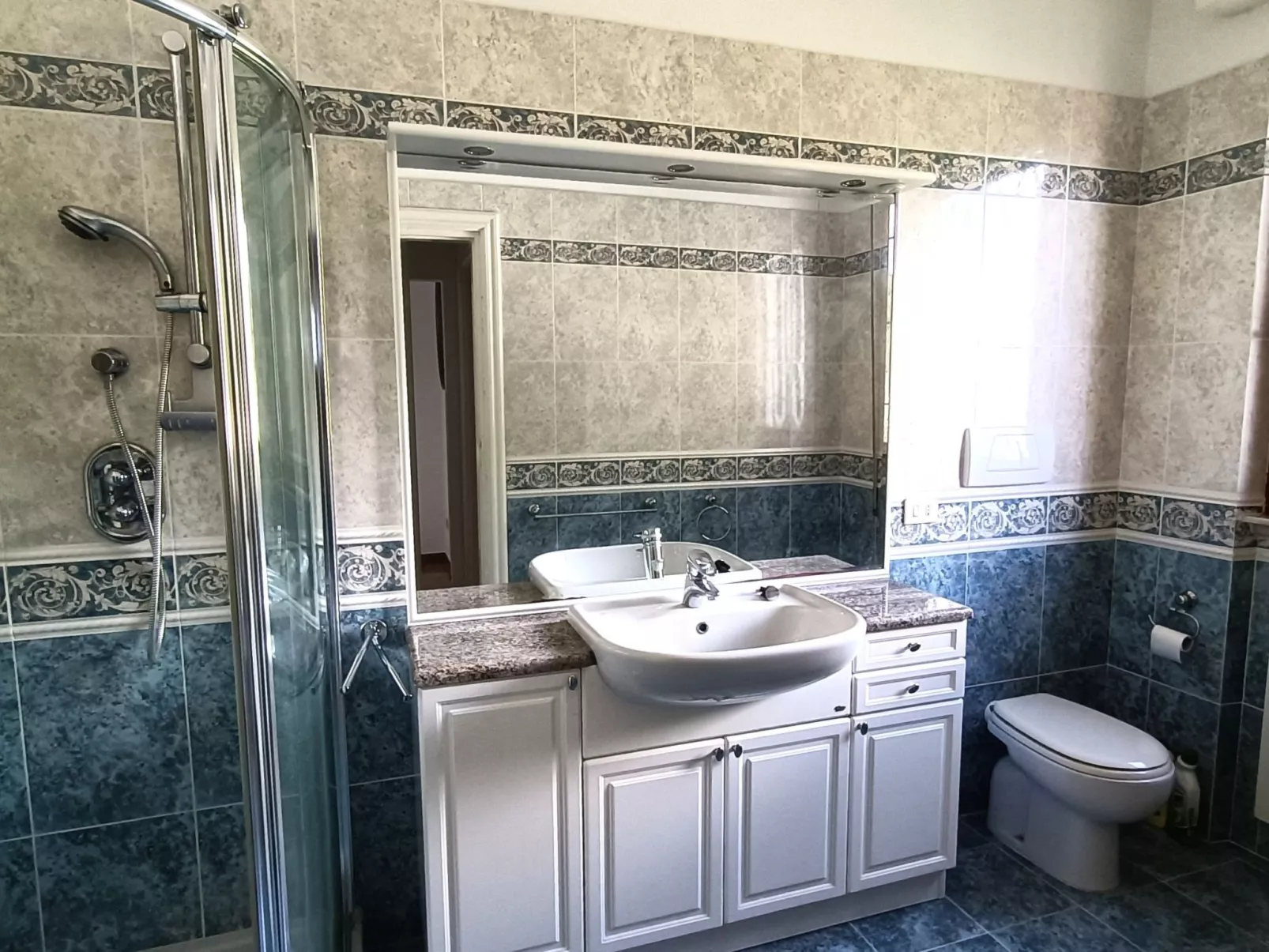 Hill Palace Villa-Inside