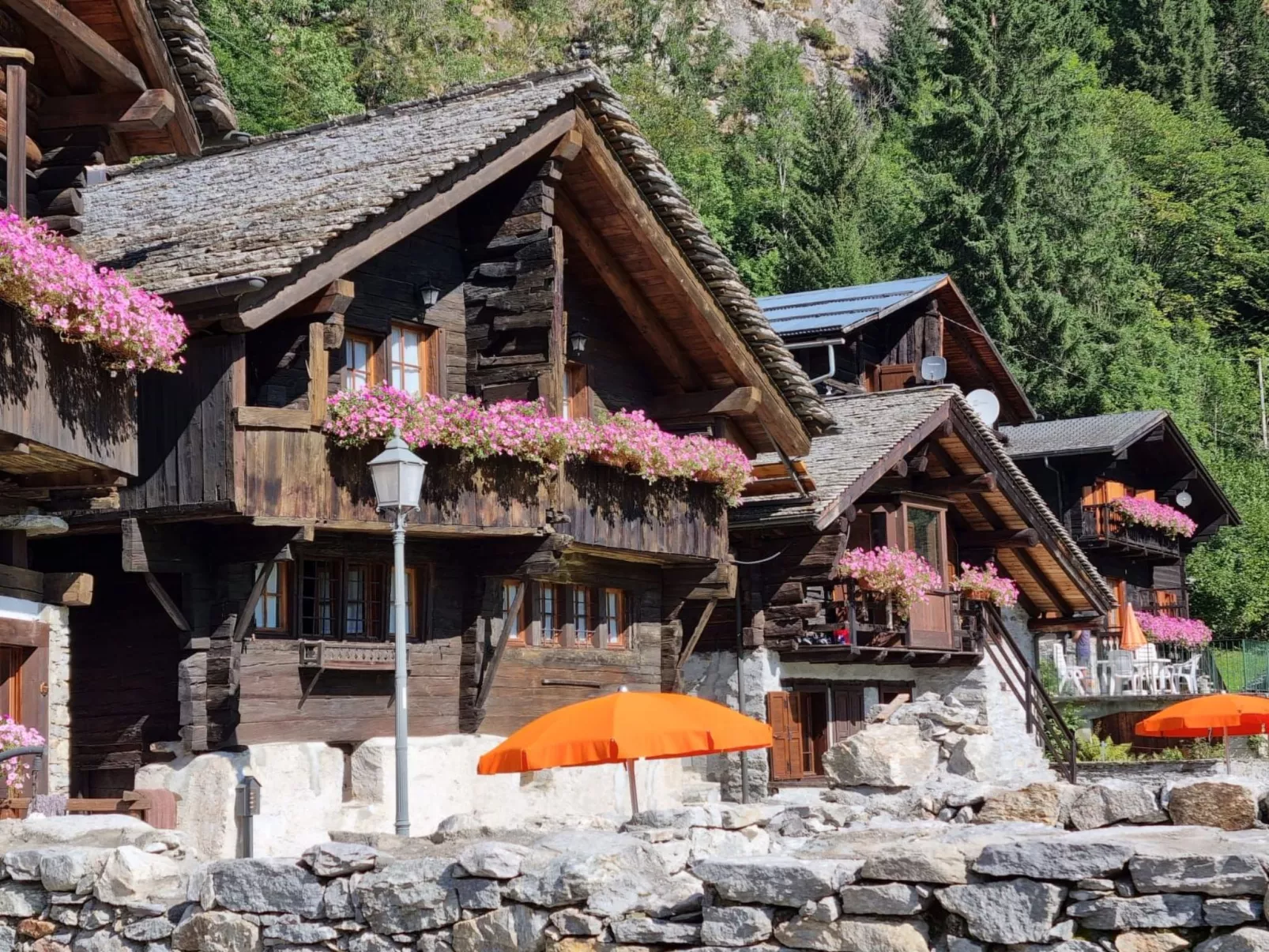 Chalet "Borgo Walser Testa 3" - Outside