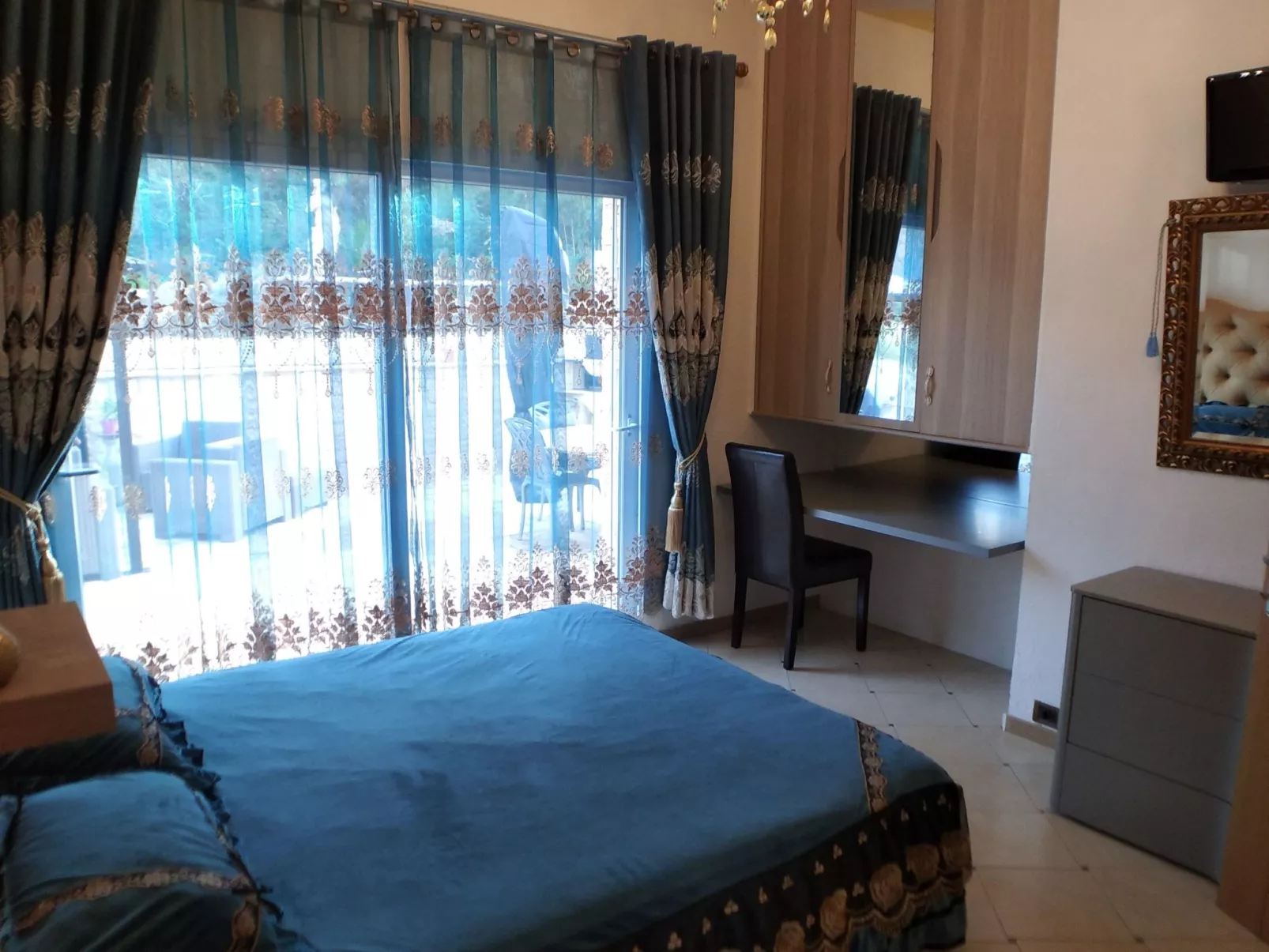 "Villa Sculpture" mit Terrasse-Inside