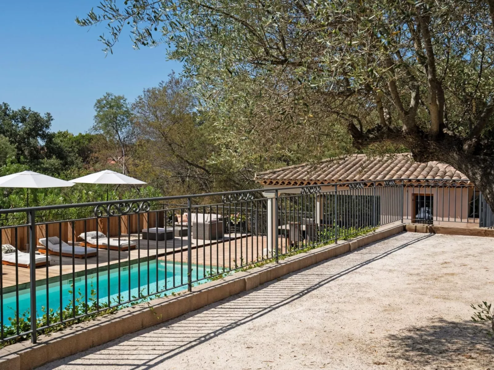 Villa Grimaud Strand-Drinnen