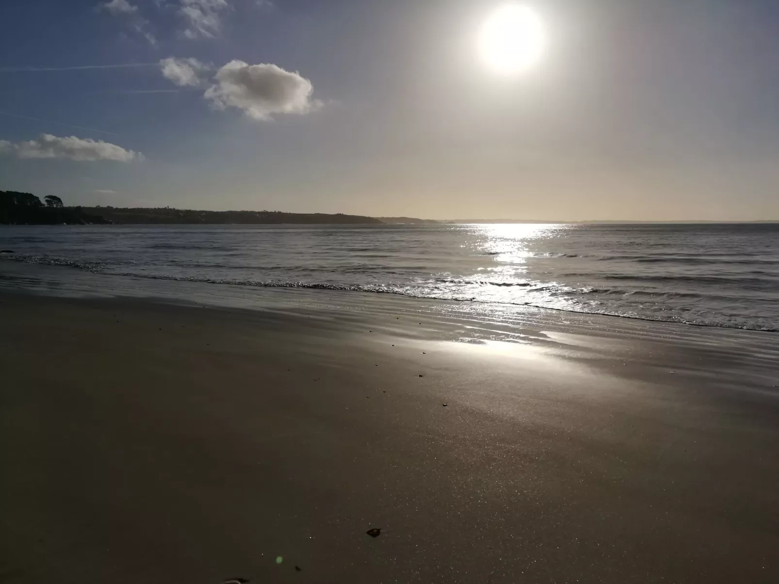 Charmantes Haus mit privatem Jacuzzi in der Bretagne-Dehors