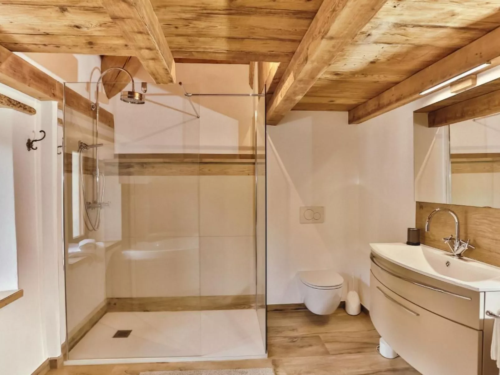 Genießen Sie das 'Attico Adula' in Cà Nizza-Inside