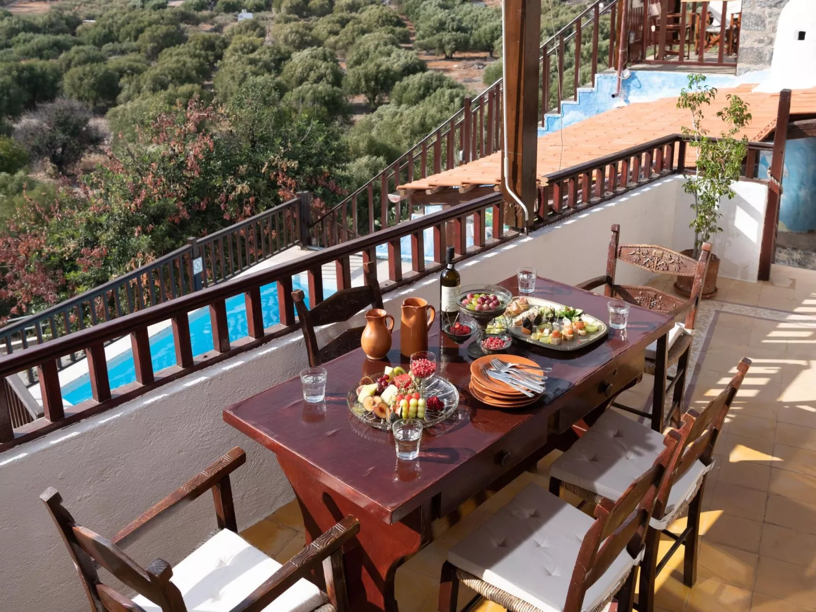 Penelope in Mavrikiano-Outside