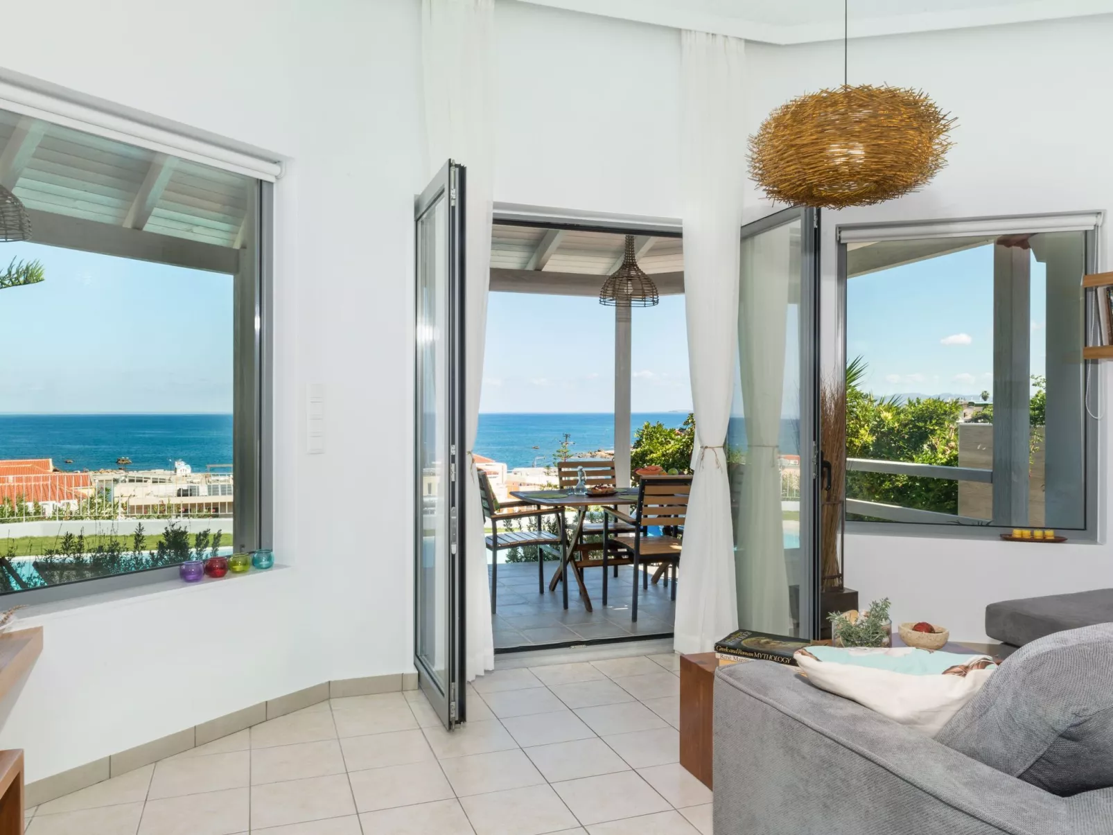 "Thea Thalassa" mit eigenem Pool-Image-tags.info