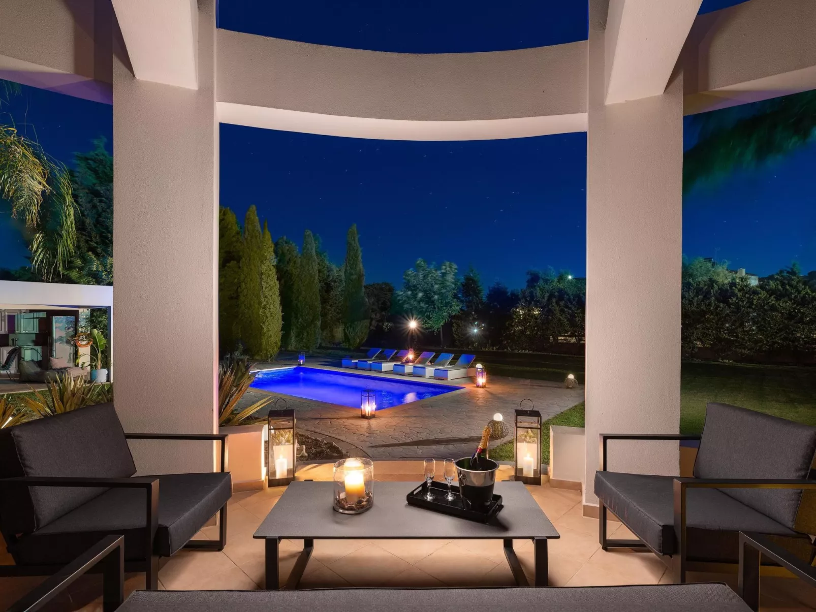 Villa Rapha Maris mit Pool für 10 Personen-Dedans