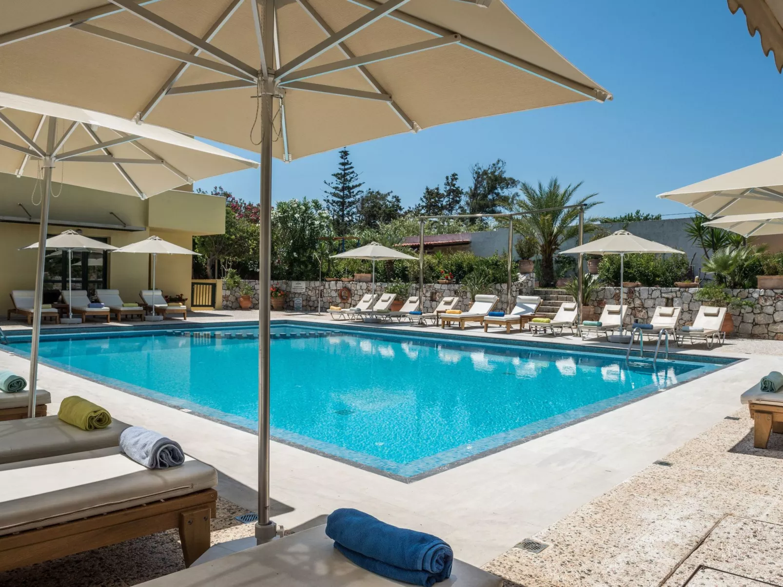 Daphnis Villen-Image-tags.info