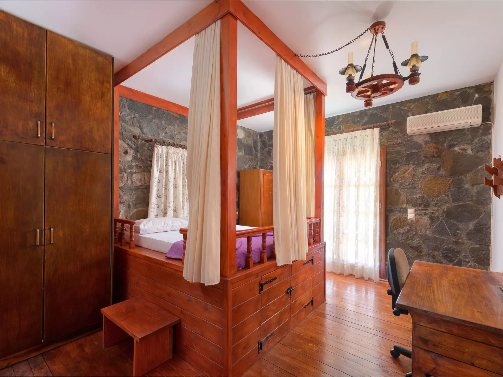 In Notia Rodos mit privatem Garten-Dedans