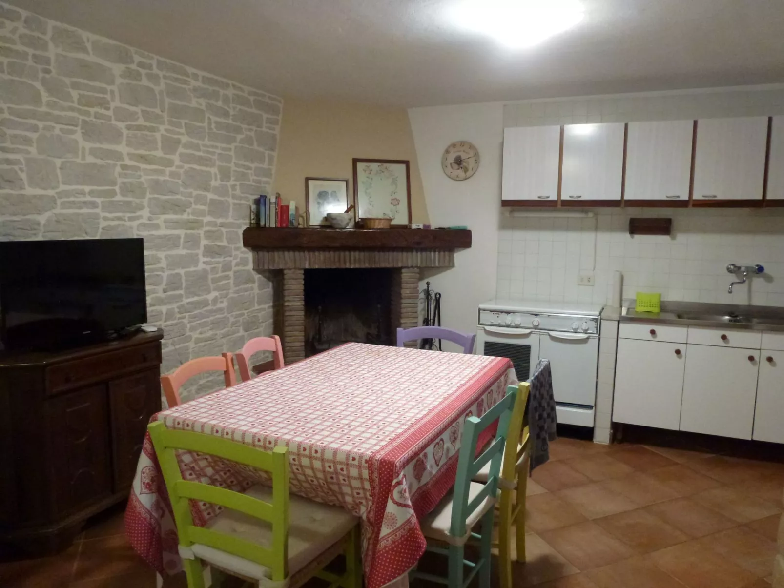 Rustico inmitten eines Olivenhainens-Drinnen