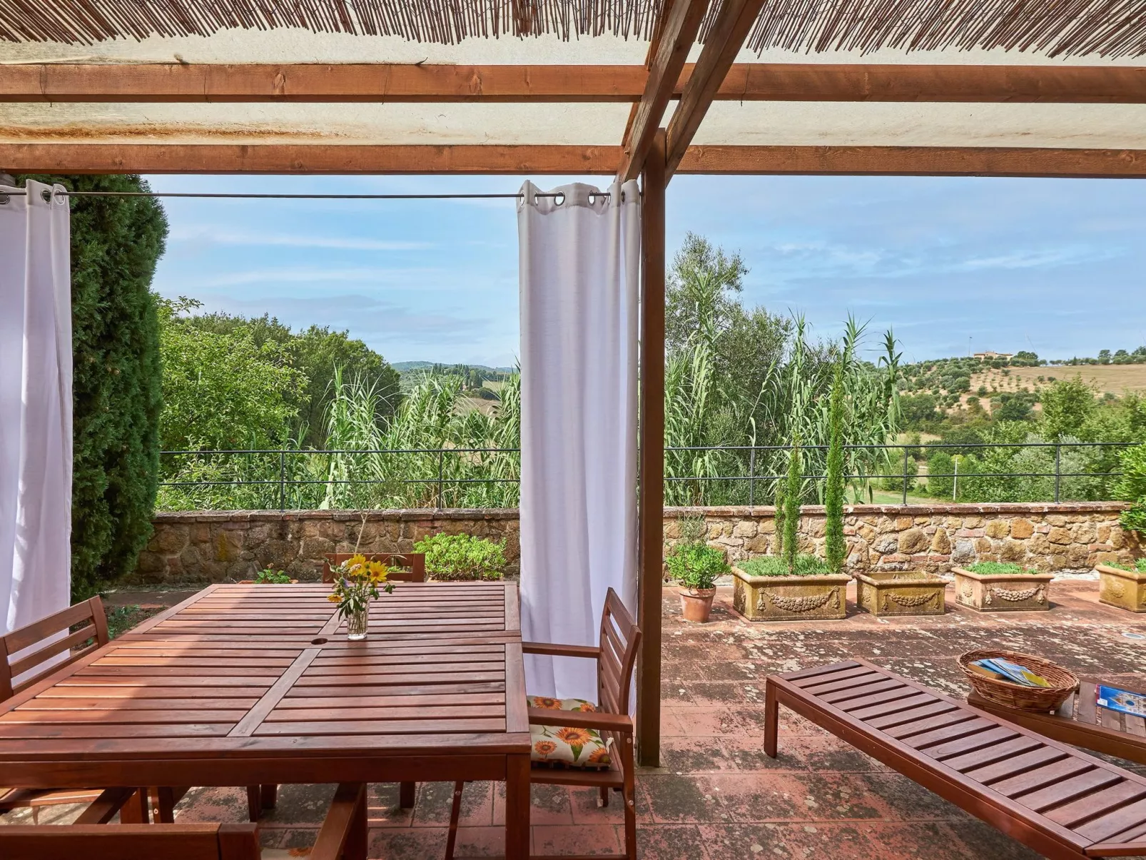 "Dalia castellett-Draußen