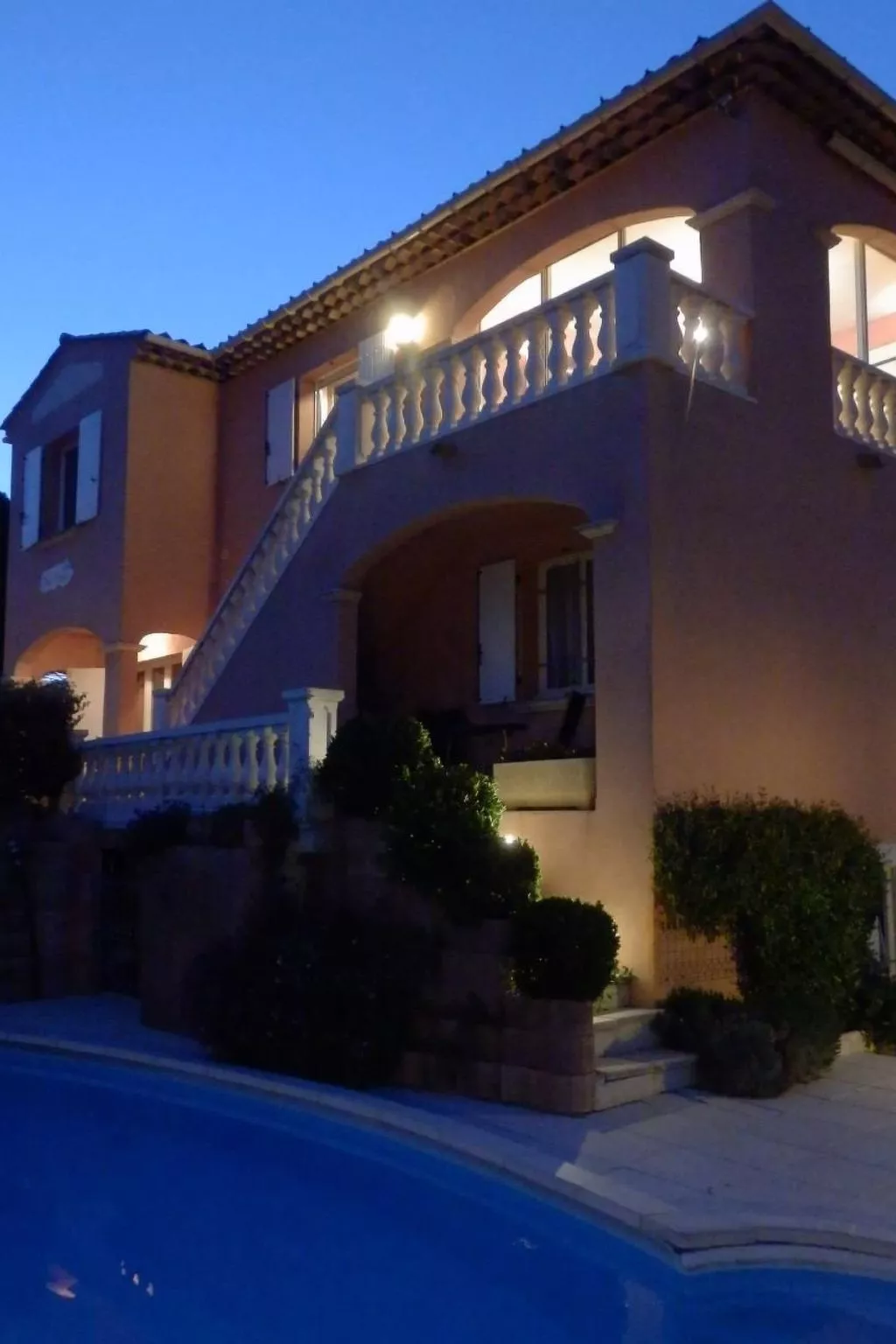 Schöne Ferienwohnung mit Meerblick und Pool-Dehors