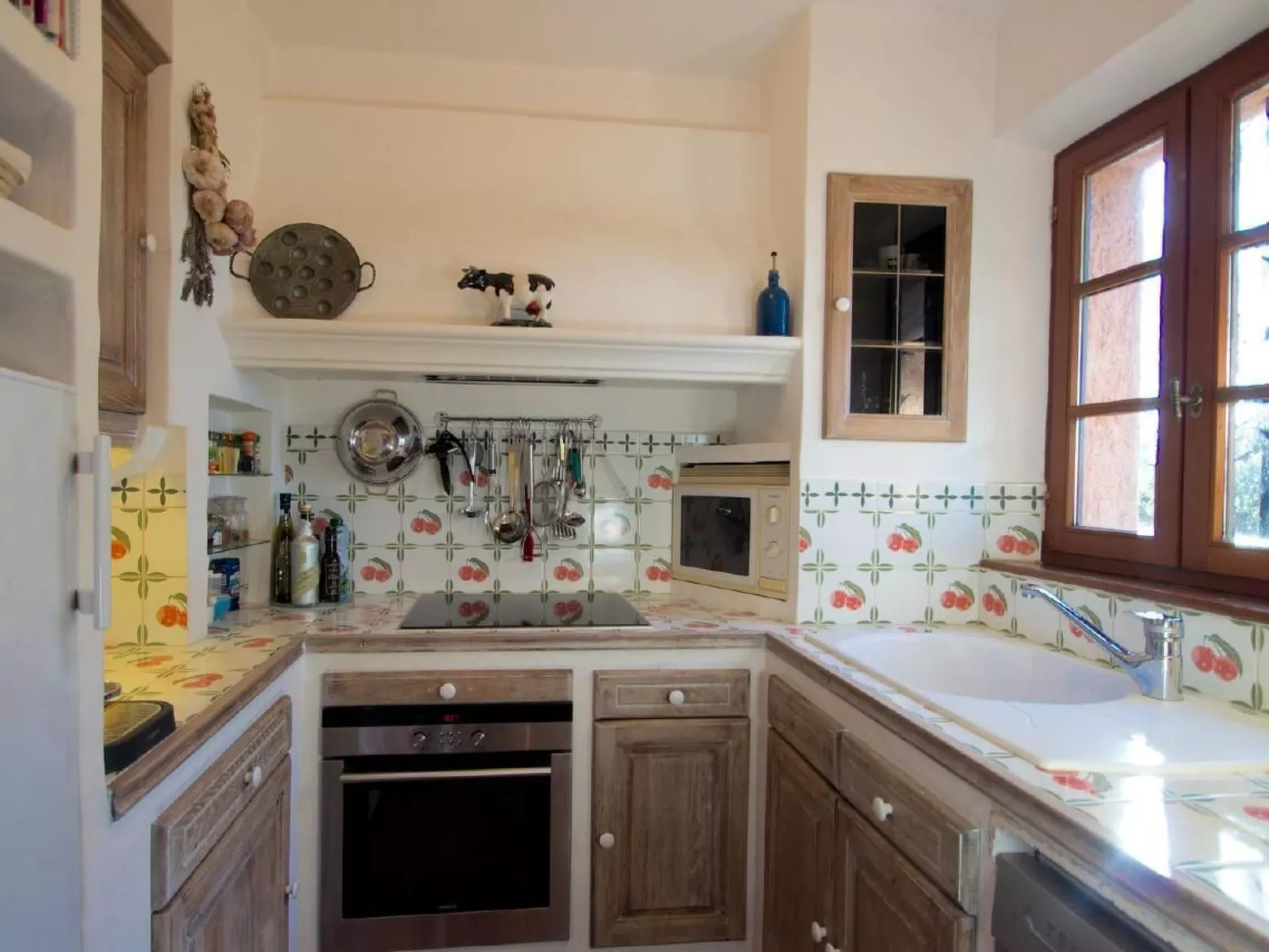 Charmante Villa mit Pool und Golfplatz-Inside