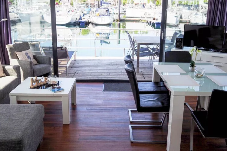 Hausboot Familiy & Friends LP 1 / 3 Personen-Dining room