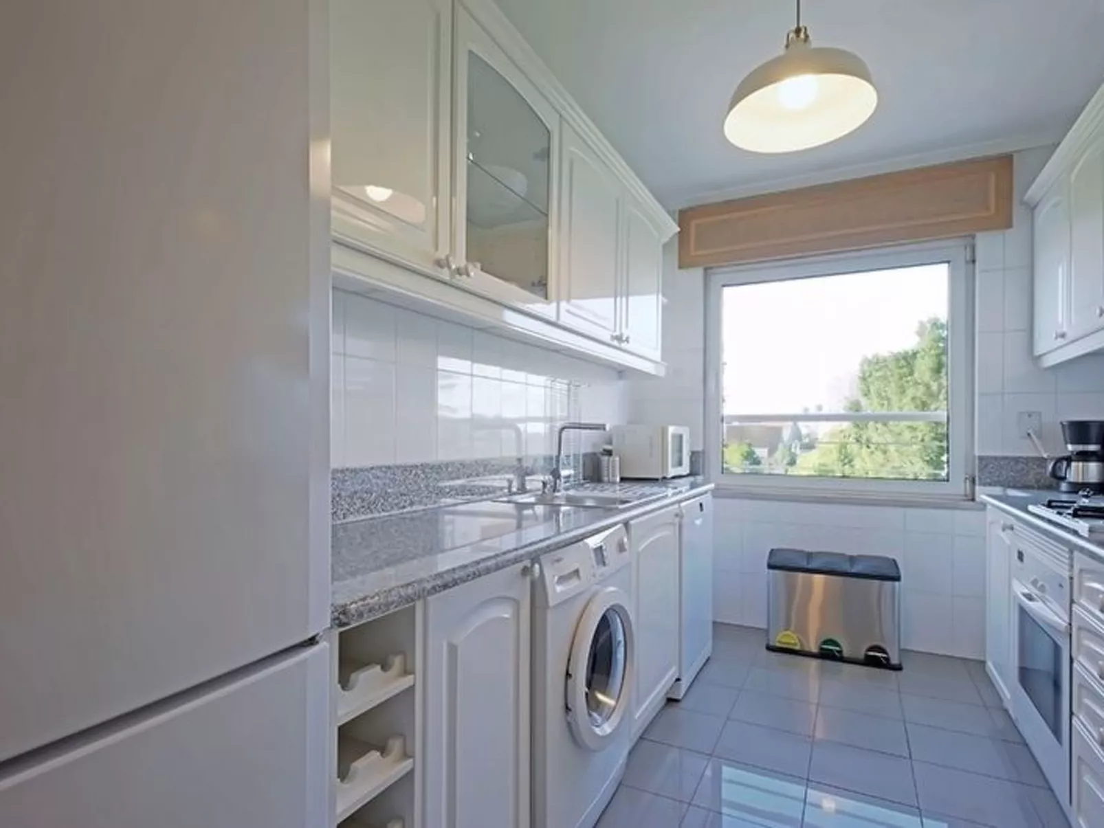 Grünes Ávila-Drinnen