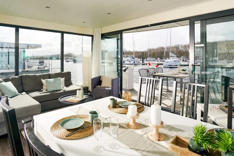 Hausboot Family & Friends LP 3 / 1-2 Personen-Dining room