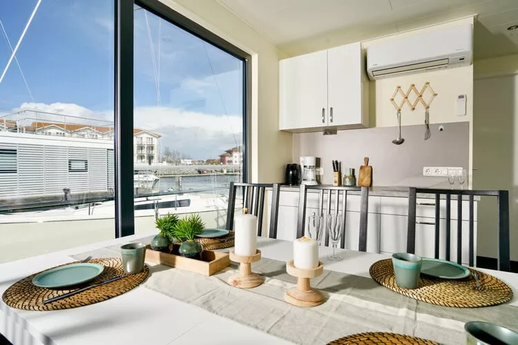 Hausboot Family & Friends LP 3 / 1-2 Personen-Kitchen