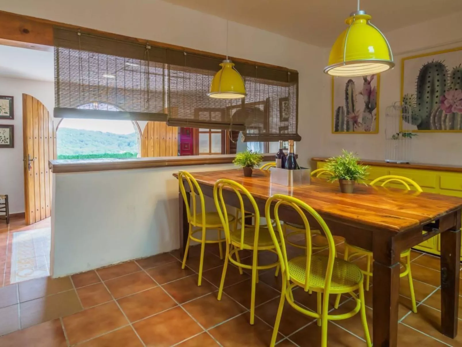 In Can Trabal mit Garten und Grill-Drinnen