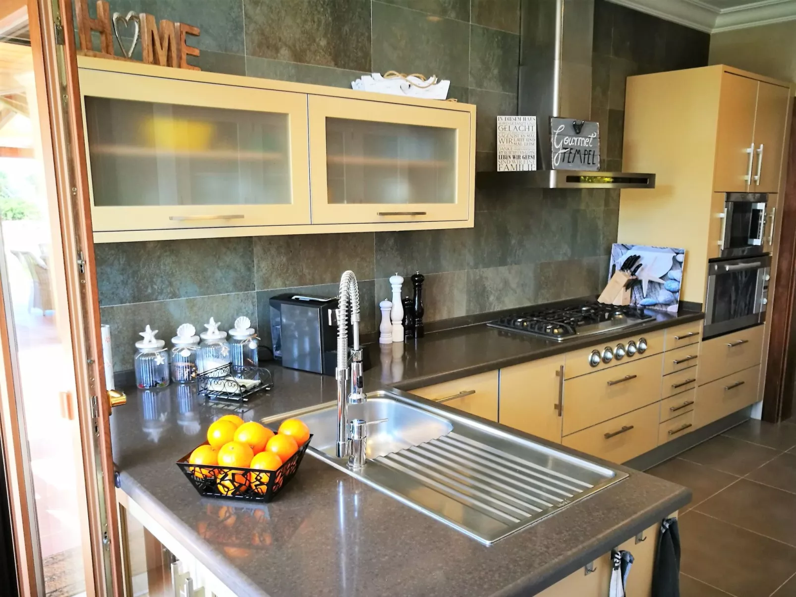 Finca Alegria-Inside