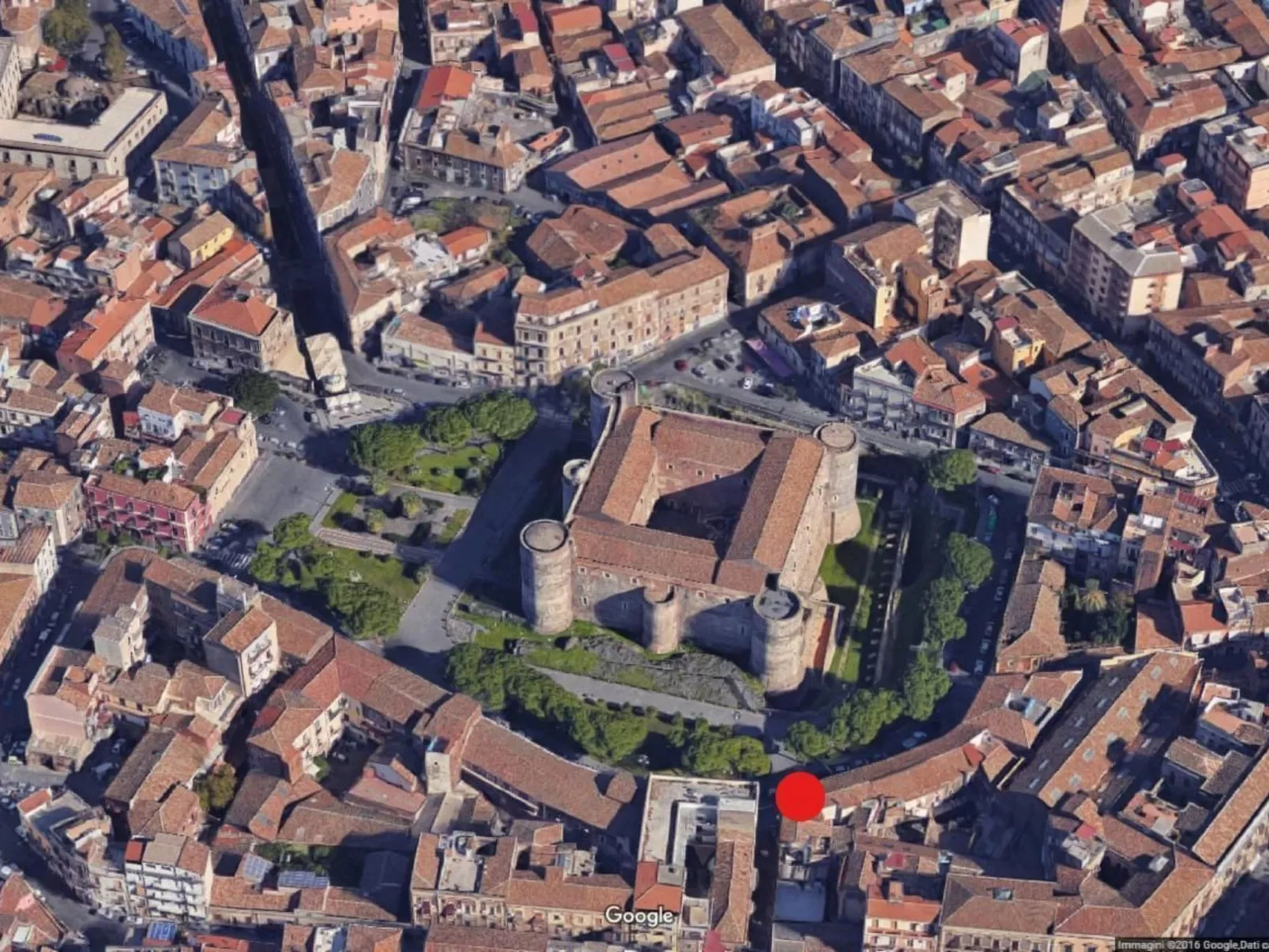 Mit privater Terrasse-Outside