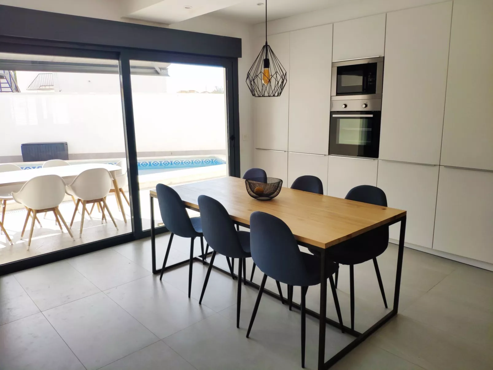 "Arenas house" mit Pool-Dedans