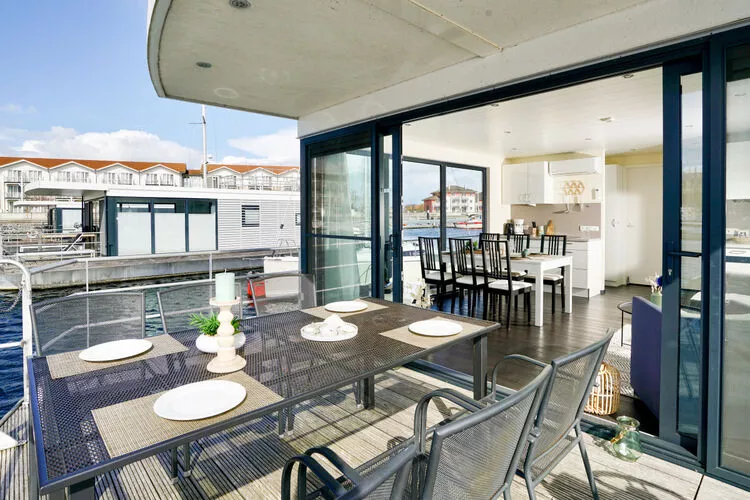Hausboot Family & Friends LP 3 / 4 Personen-Terrace balcony