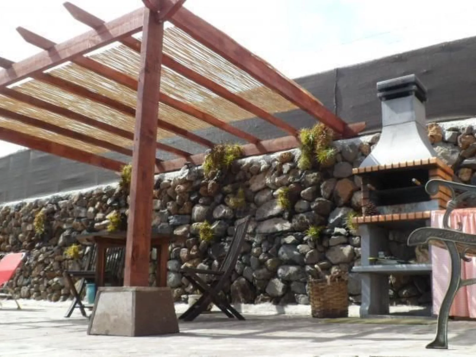 Haus mit Schwimmbad-Whirlpool in ruhiger Umgebung.-Outside