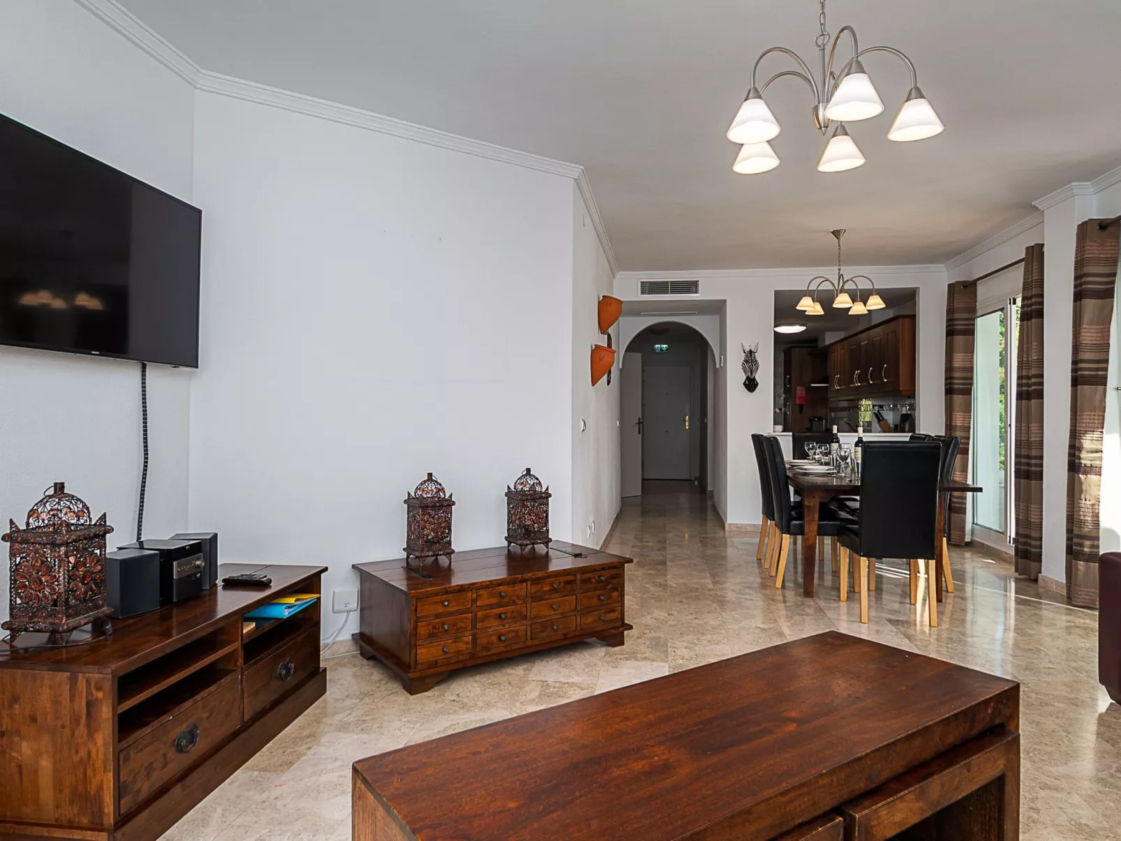 Appartement mit Terrasse-Dedans