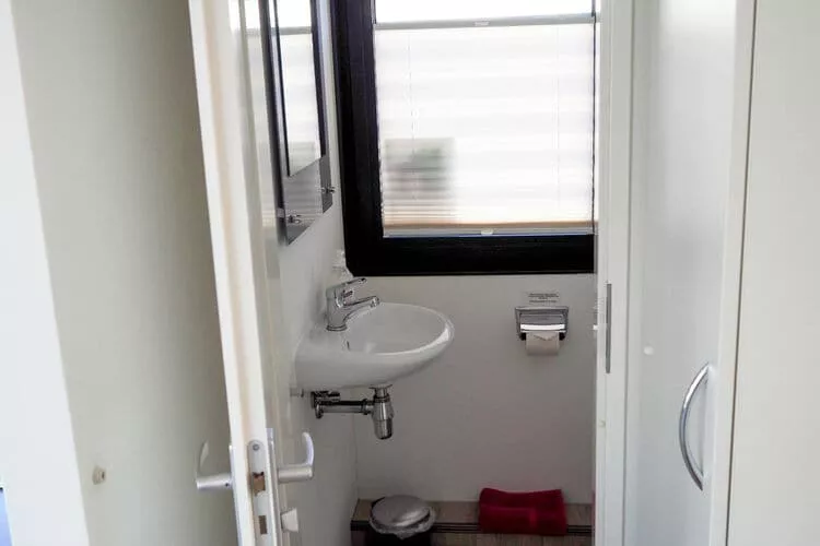 Hausboot Family & Friends LP 4 / 1-2 Personen-Bathroom
