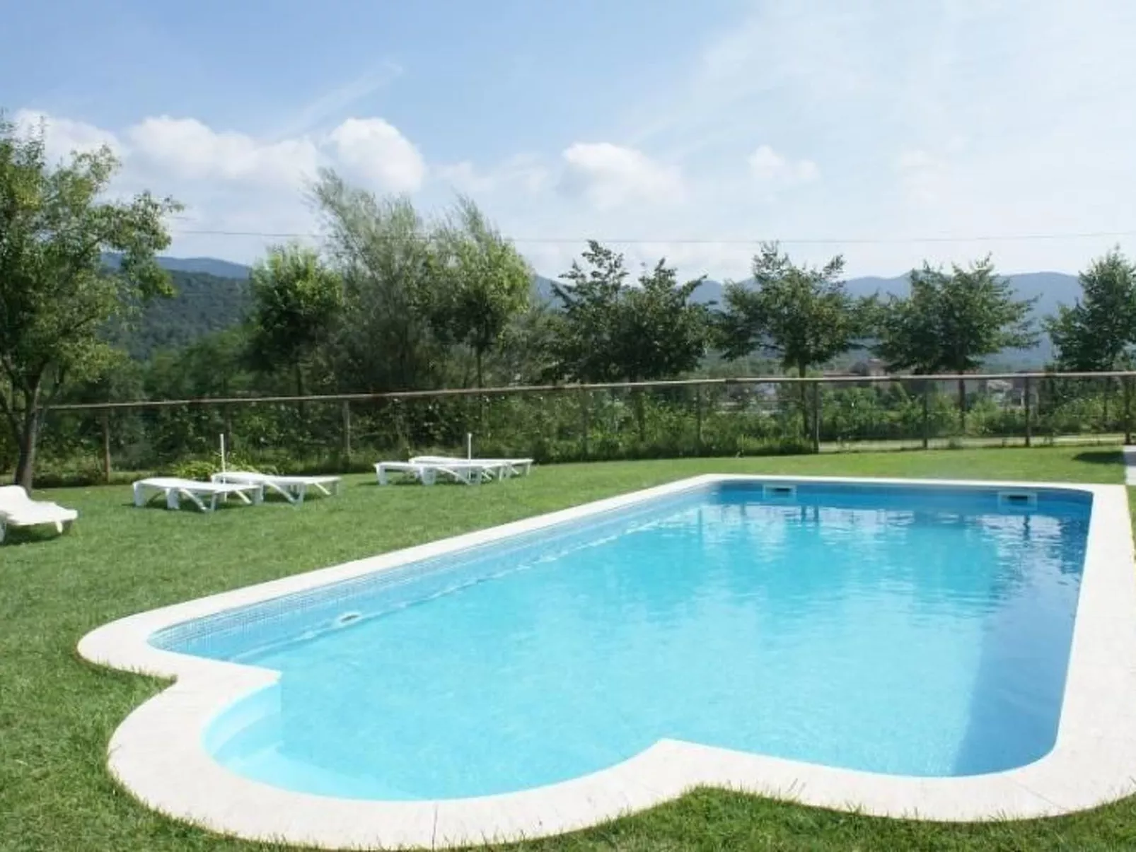 Wohnung El Graner mit großer Fensterfront-Outside