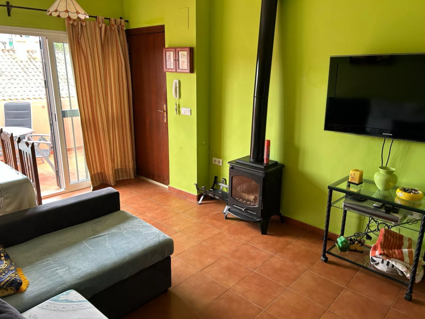 In der Nähe des Golfplatzes-Drinnen