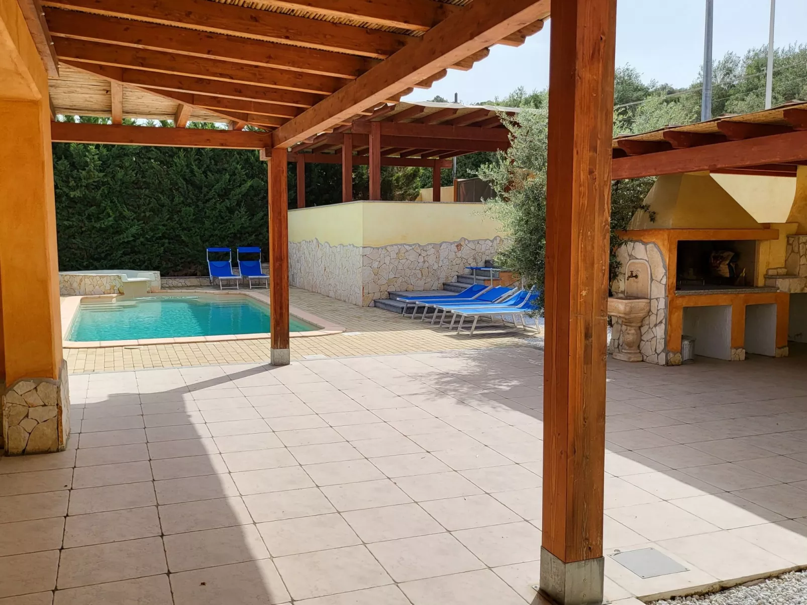 'Villa Vivi-Draußen